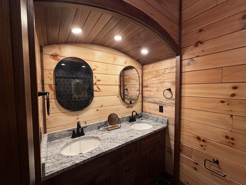 Cloud 9 Treehouse bathroom