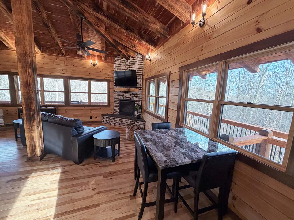 Cloud 9 Treehouse dining room