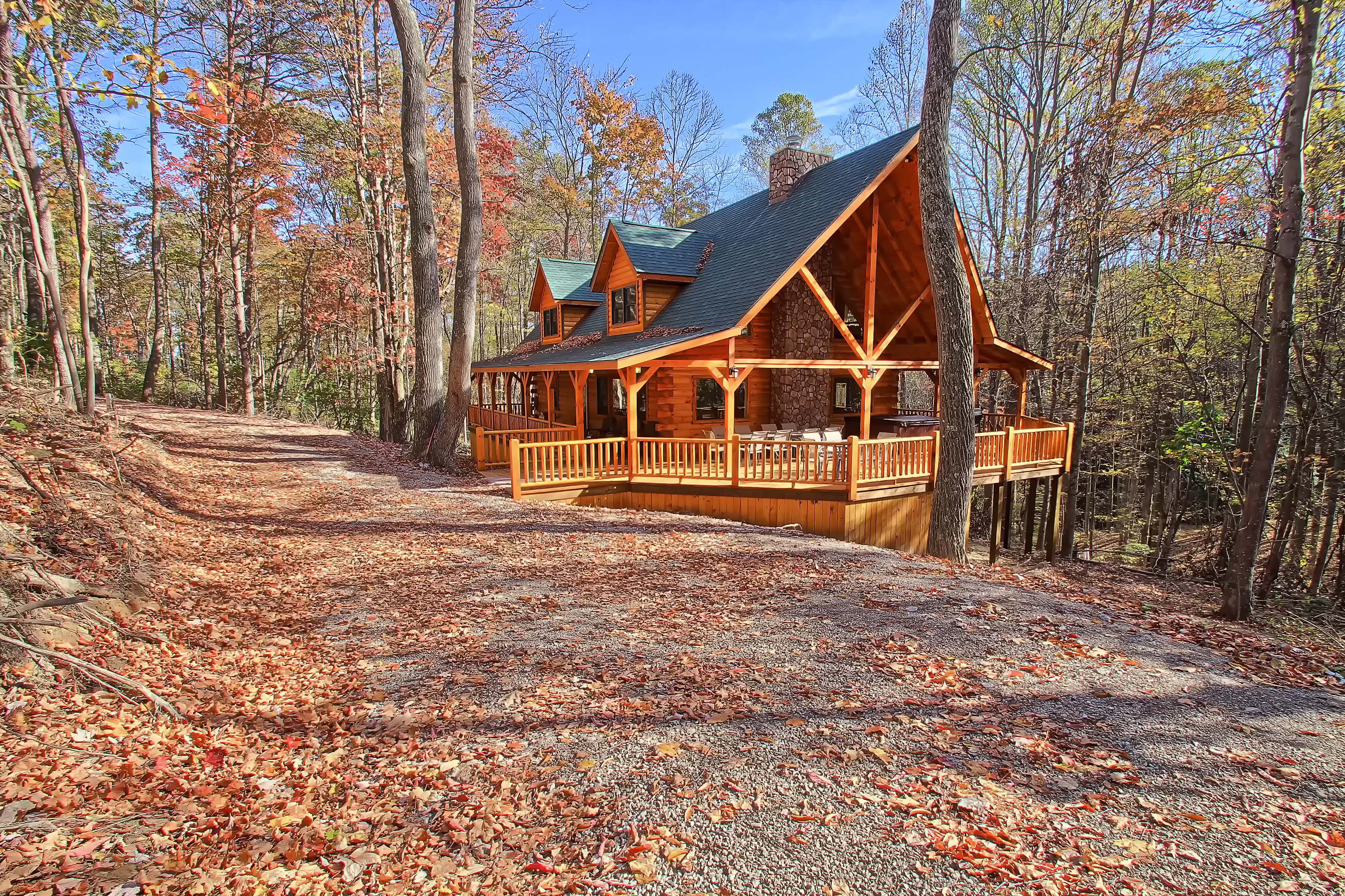 Dogwood Lane Lodge in a wooded setting in the Hocking Hills