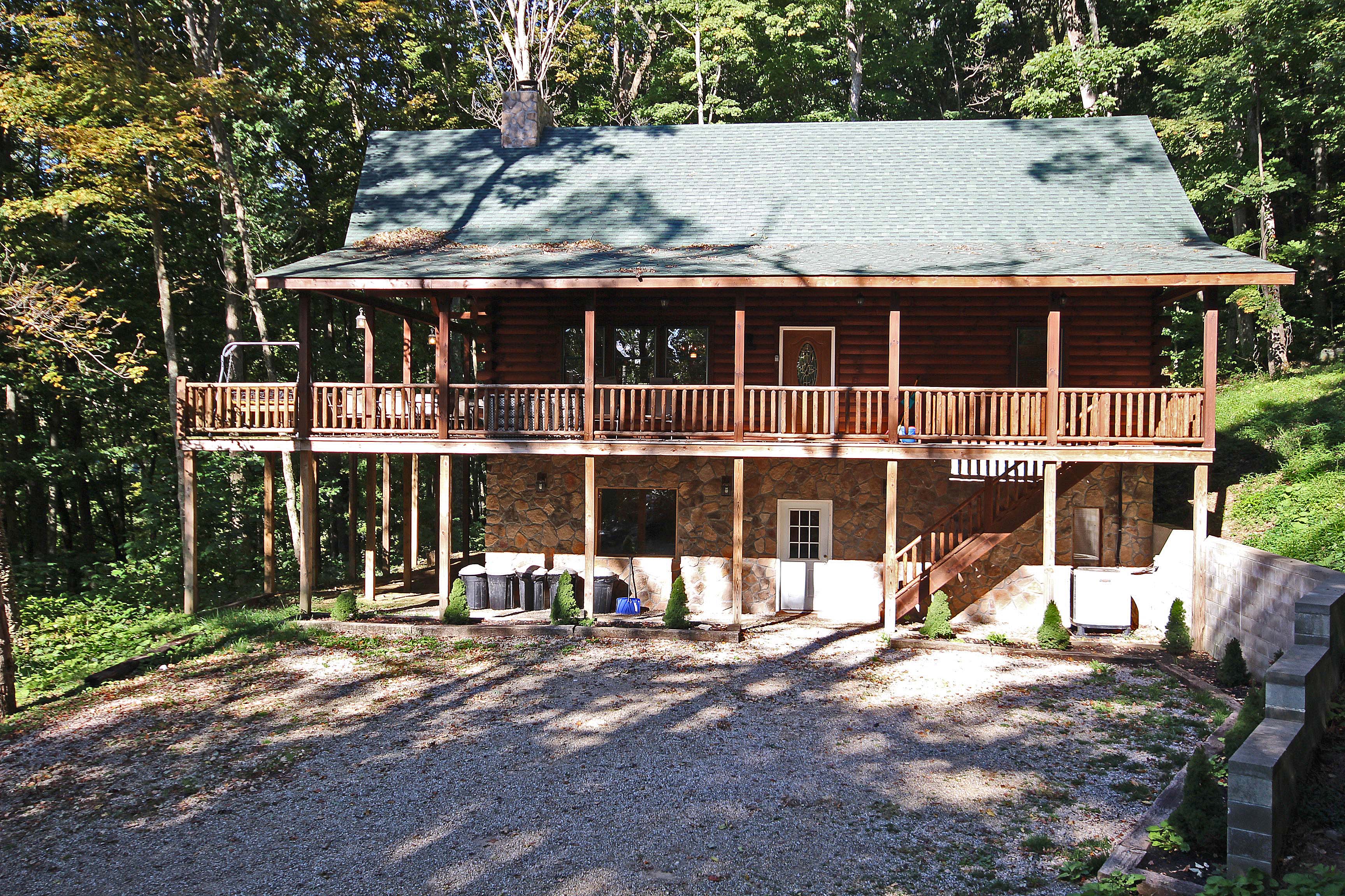 Rocky View Lodge at the end of a secluded wooded lane in the Hocking Hills
