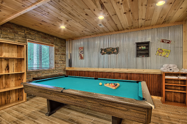 Family-friendly cabin game room for all ages