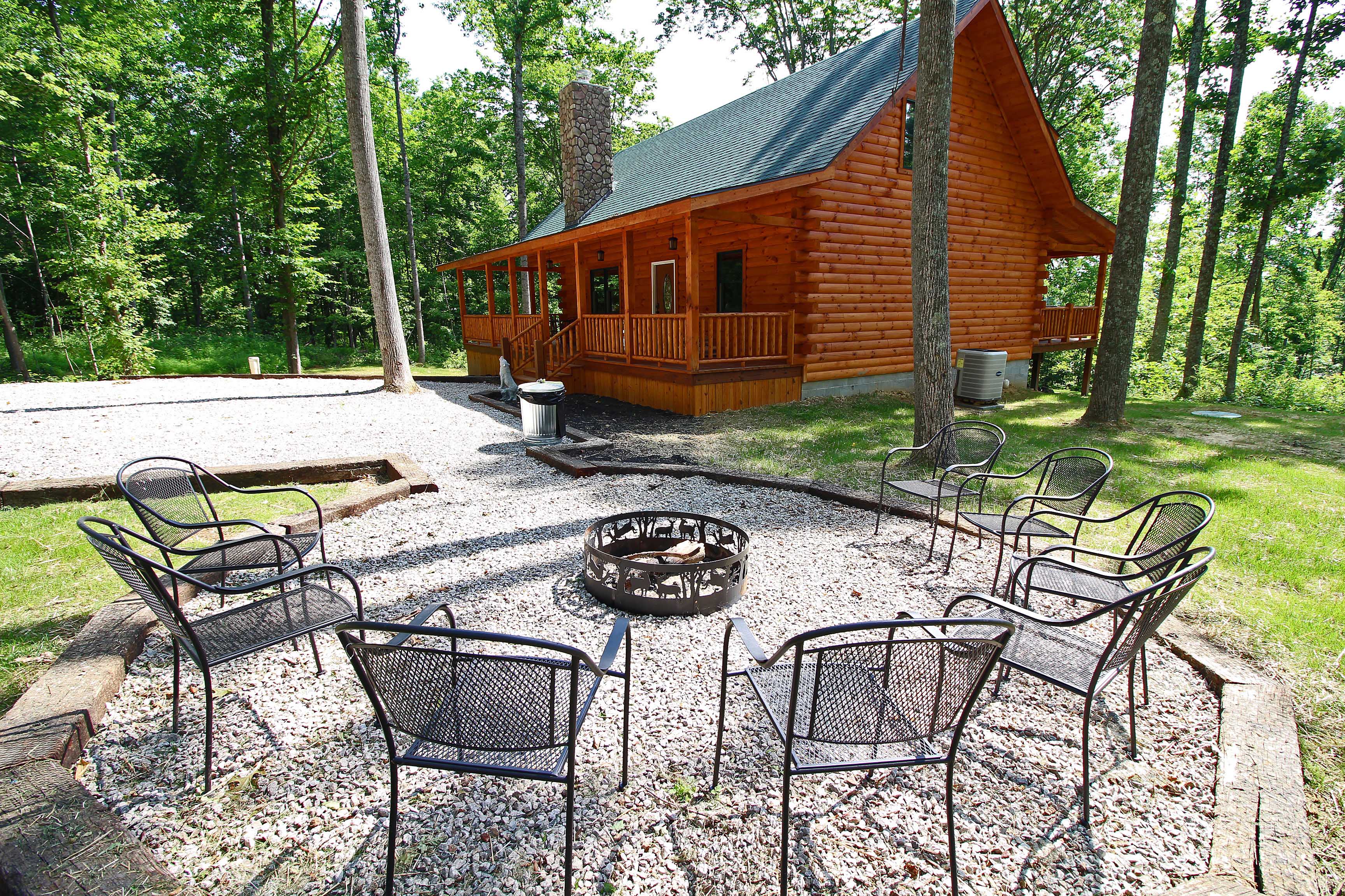 Timberwolf Retreat cabin secluded among the trees in the Hocking Hills